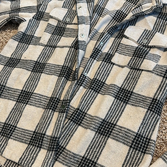 Bailey Rose Button Up Shacket - Picture 2 of 4